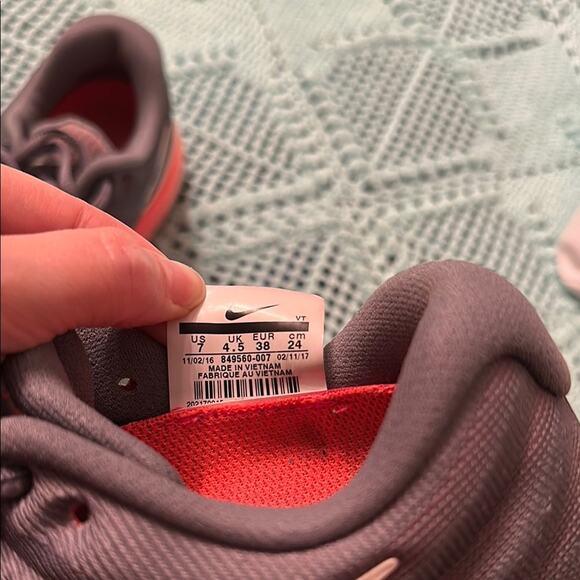 Nike Pink and Orange Athletic Shoes with Air Max Cushioning - 7 - Picture 4 of 4